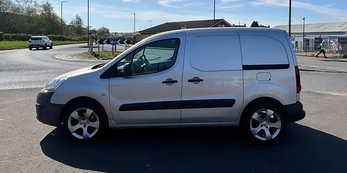Used 2017 Peugeot Partner 855 Se Silver - Interior and Exterior details 2