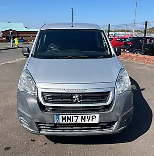 Used 2017 Peugeot Partner 855 Se Silver - Interior and Exterior details 6