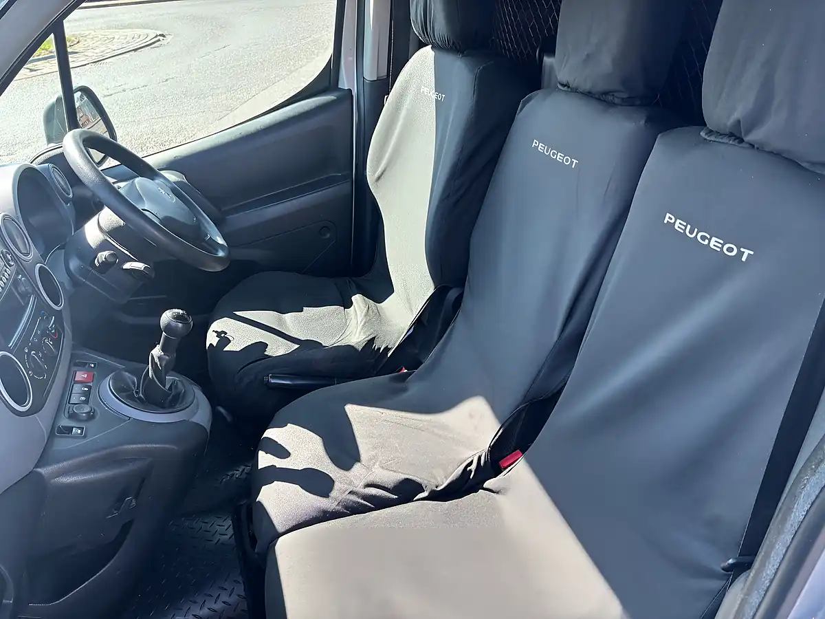 Used 2017 Peugeot Partner 855 Se Silver - Interior and Exterior details 8