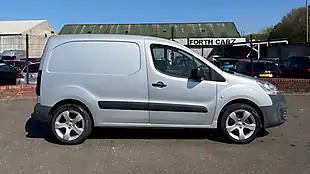 Used 2017 Peugeot Partner 855 Se Silver - Interior and Exterior details 9