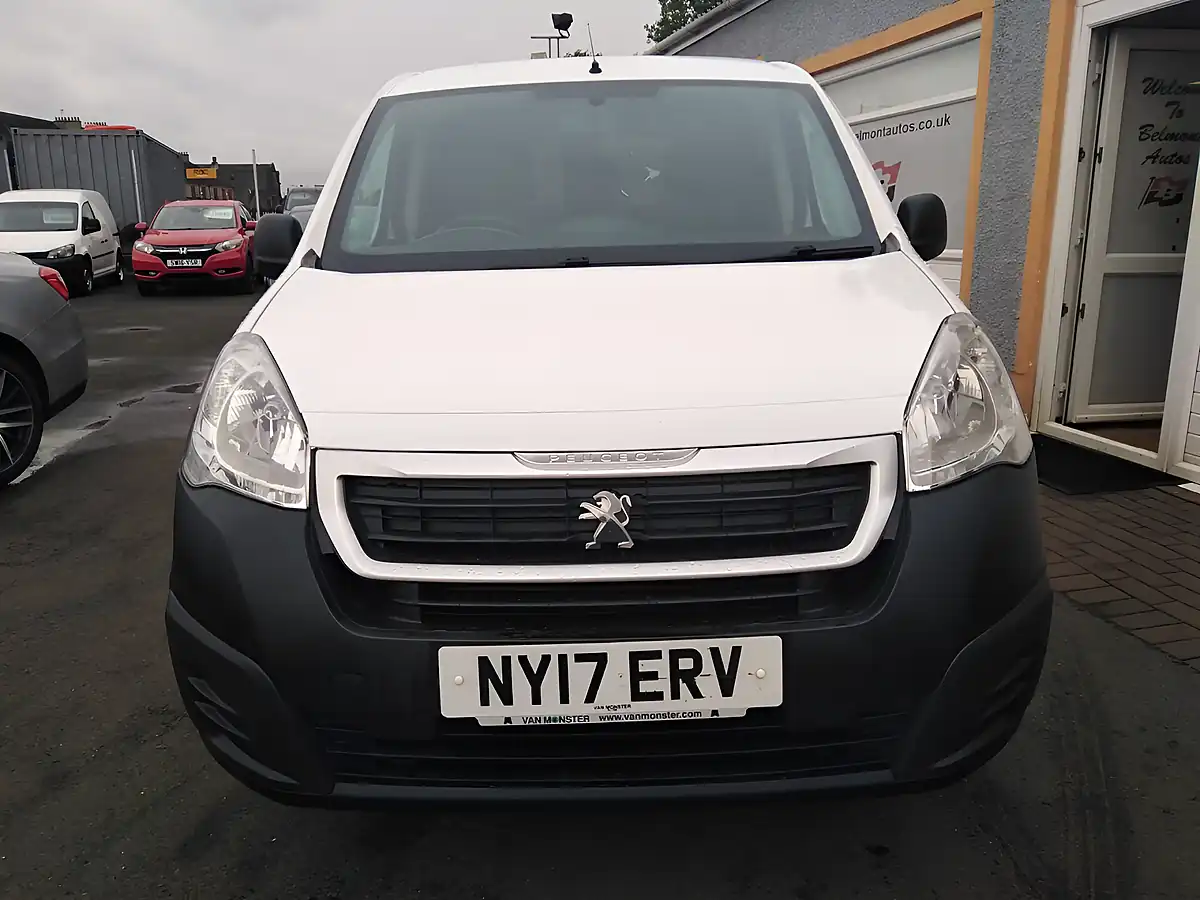 Used 2017 Peugeot Partner Crew Van L2 715S White - Interior and Exterior details 11