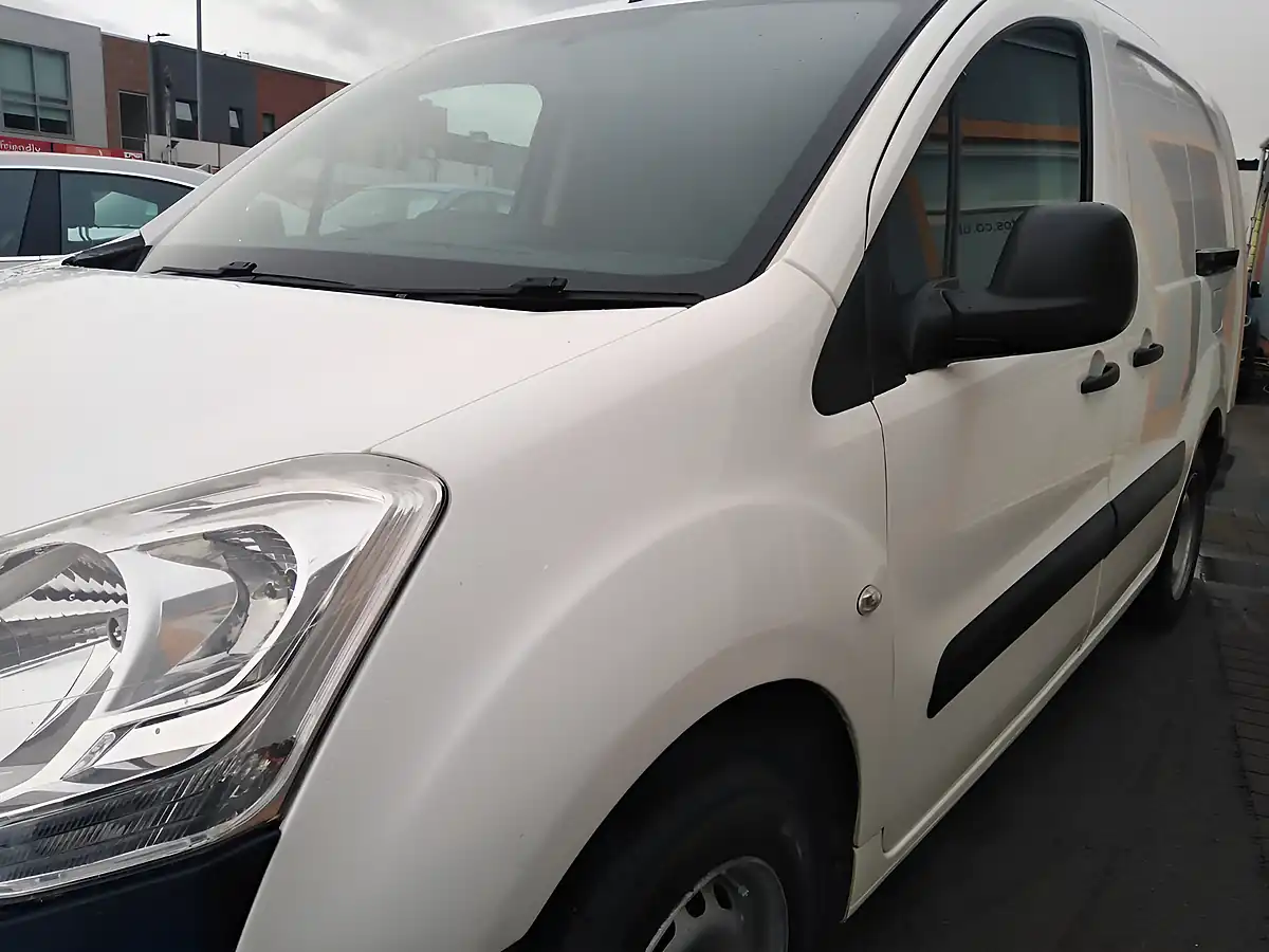 Used 2017 Peugeot Partner Crew Van L2 715S White - Interior and Exterior details 12