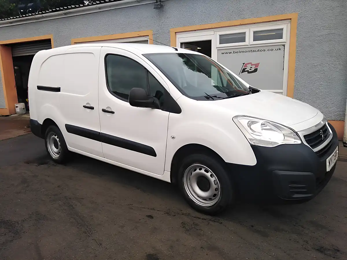 Used 2017 Peugeot Partner Crew Van L2 715S White - Interior and Exterior details 3