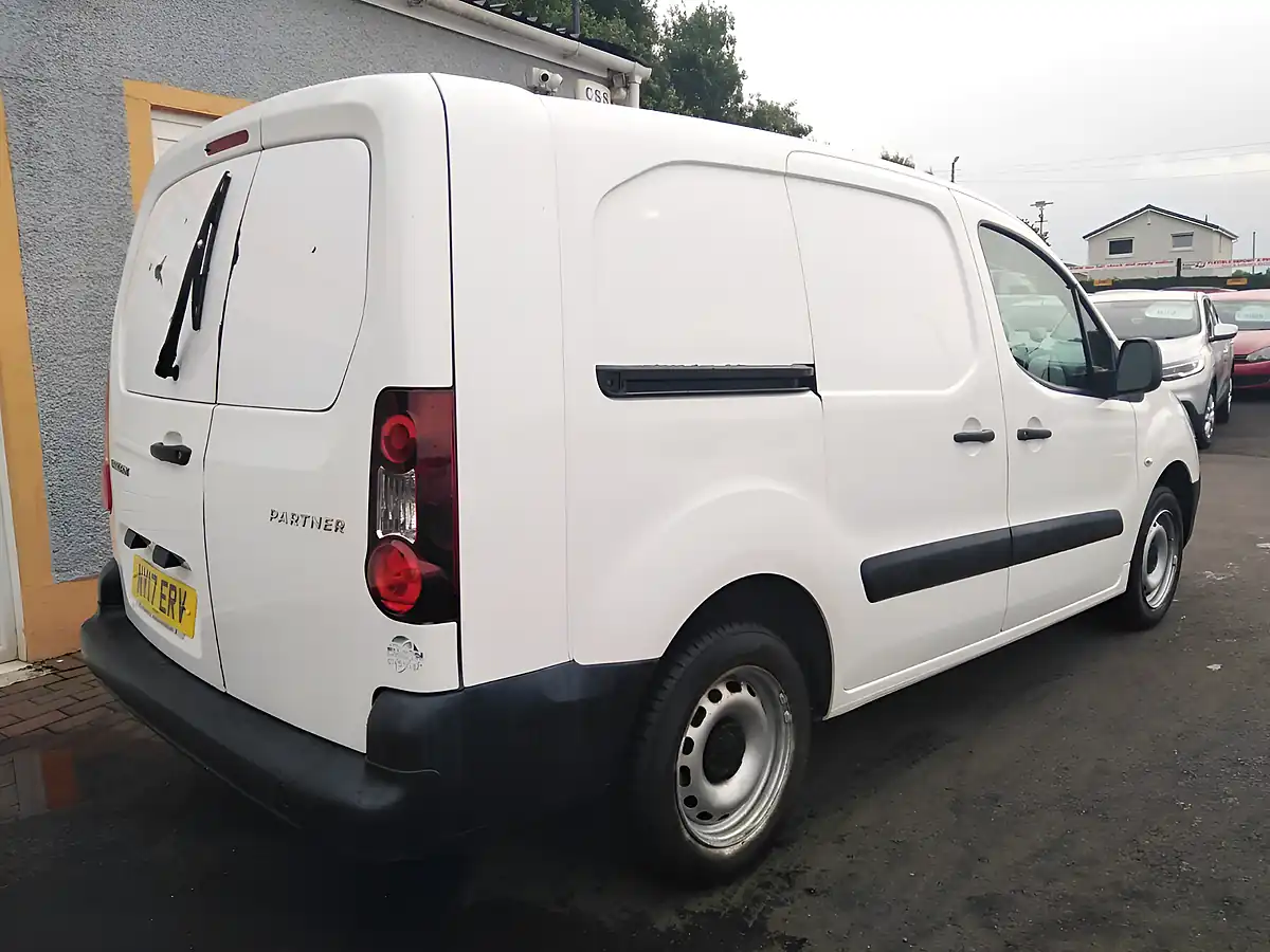 Used 2017 Peugeot Partner Crew Van L2 715S White - Interior and Exterior details 4