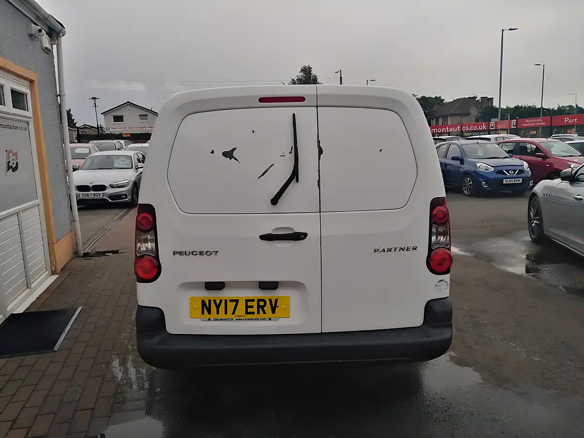 Used 2017 Peugeot Partner Crew Van L2 715S White - Interior and Exterior details 5