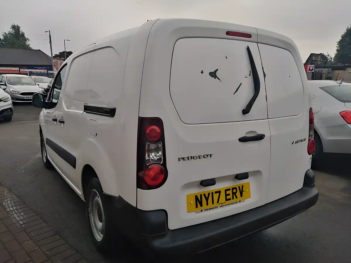 Used 2017 Peugeot Partner Crew Van L2 715S White - Interior and Exterior details 6