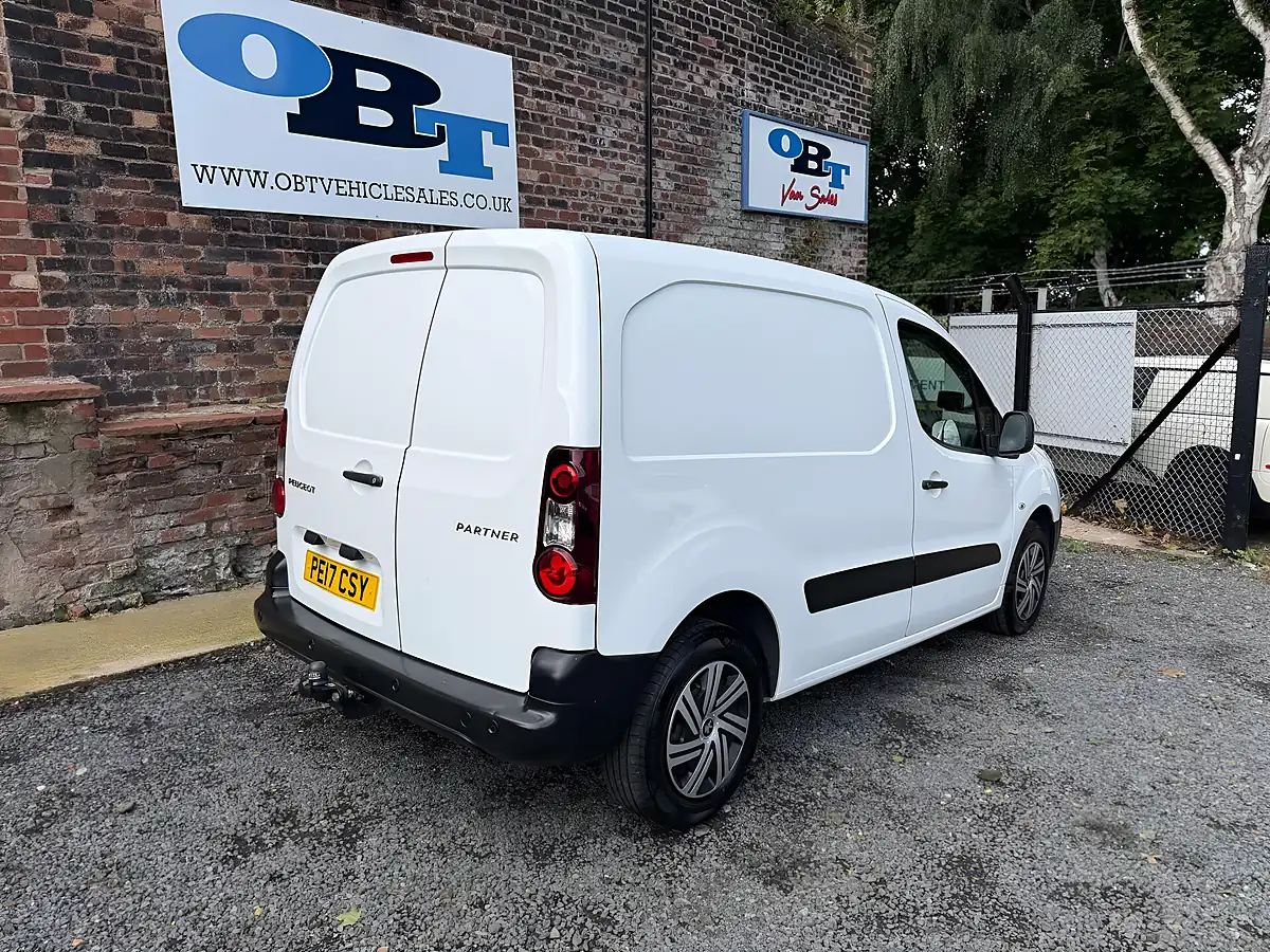 Used 2017 Peugeot Partner Professional L1 Blue White - Interior and Exterior details 3