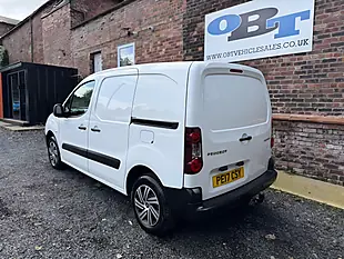 Used 2017 Peugeot Partner Professional L1 Blue White - Interior and Exterior details 5