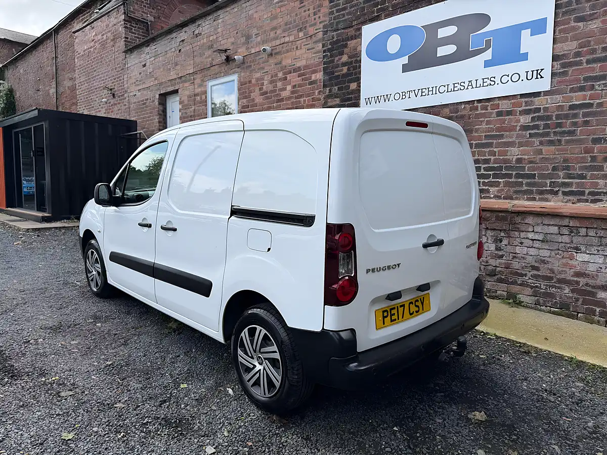 Used 2017 Peugeot Partner Professional L1 Blue White - Interior and Exterior details 5