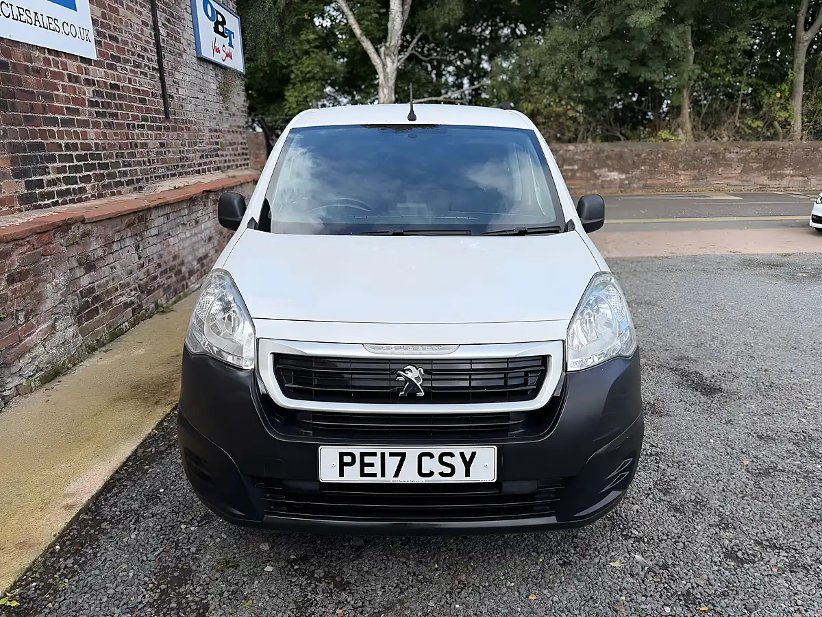 Used 2017 Peugeot Partner Professional L1 Blue White - Interior and Exterior details 7