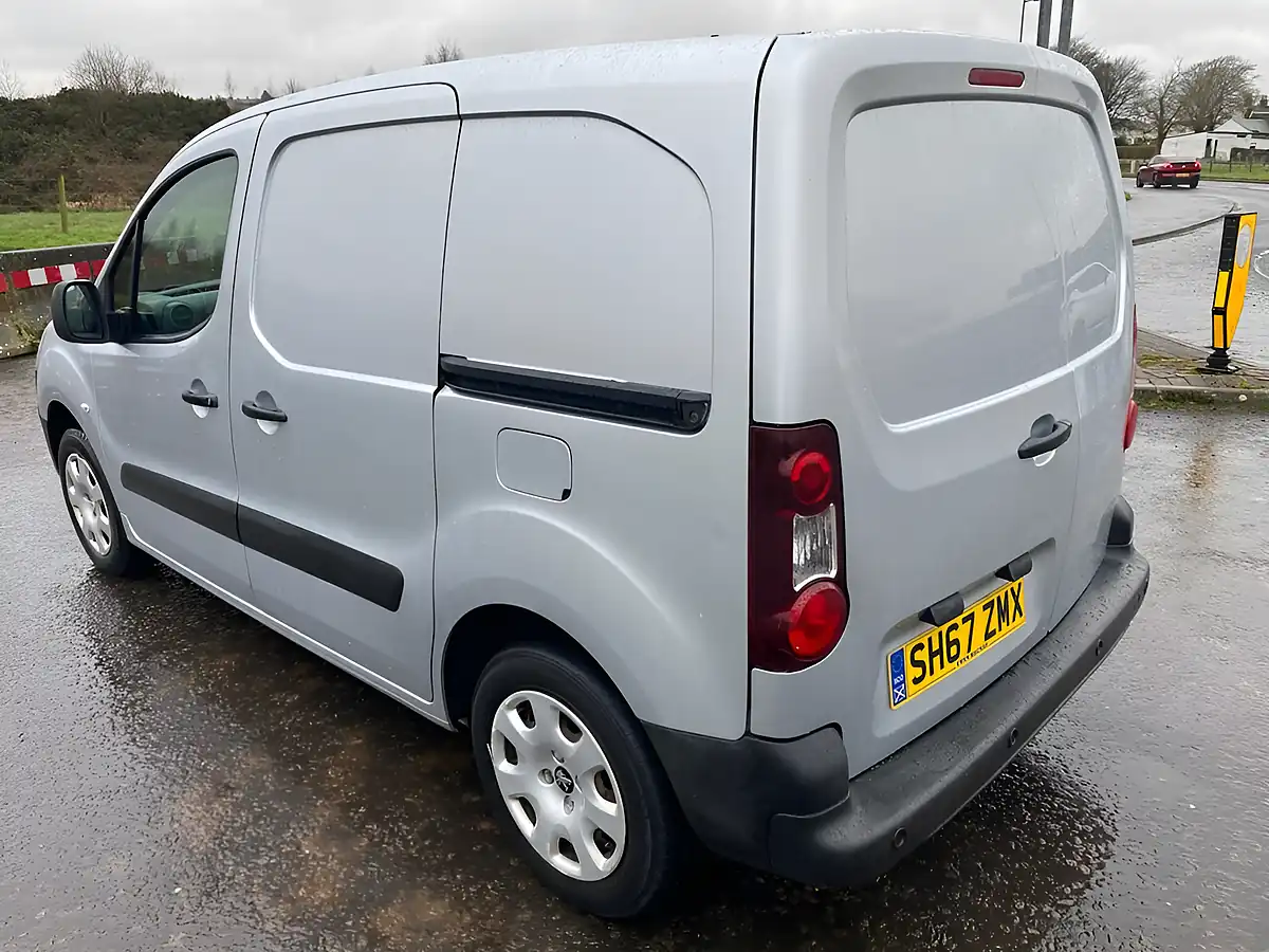 Used 2017 Peugeot Partner Professional Silver - Interior and Exterior details 15