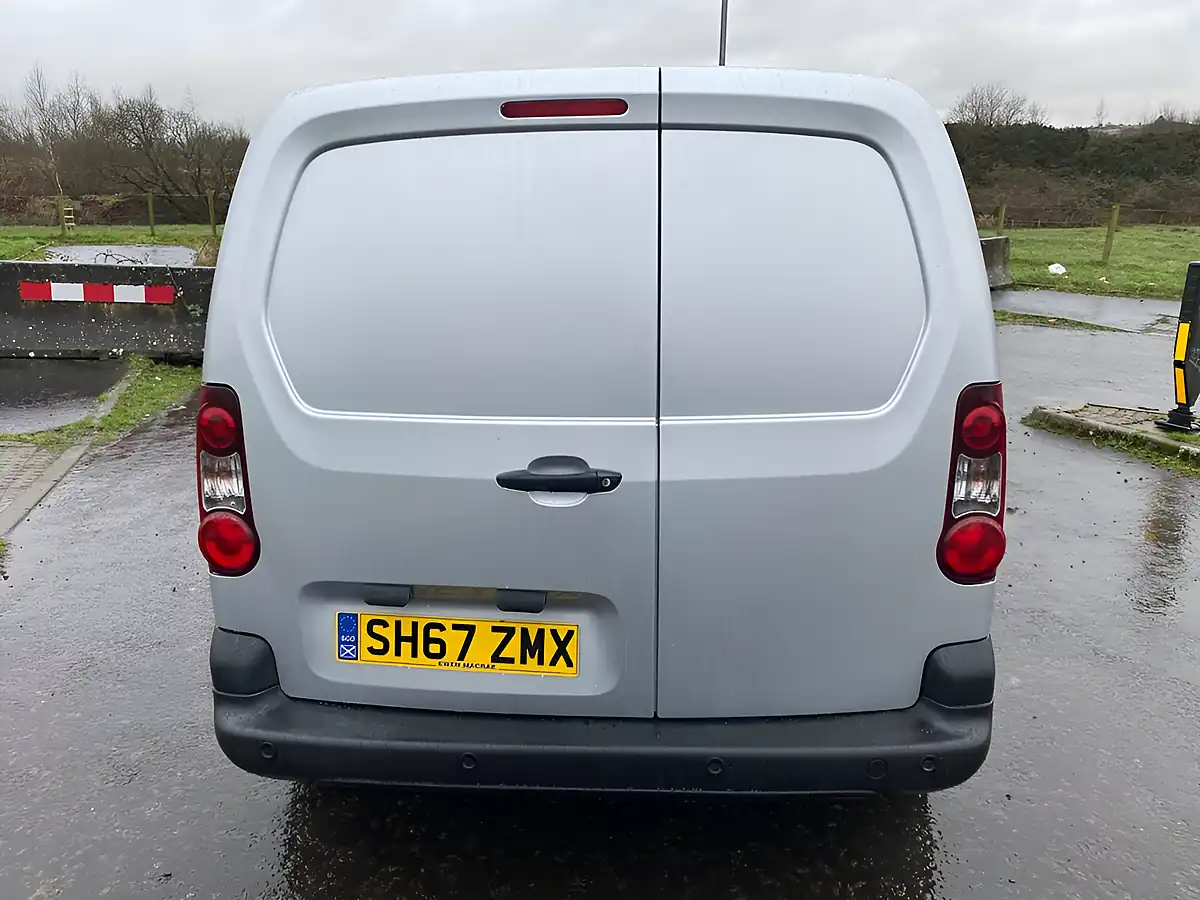 Used 2017 Peugeot Partner Professional Silver - Interior and Exterior details 16