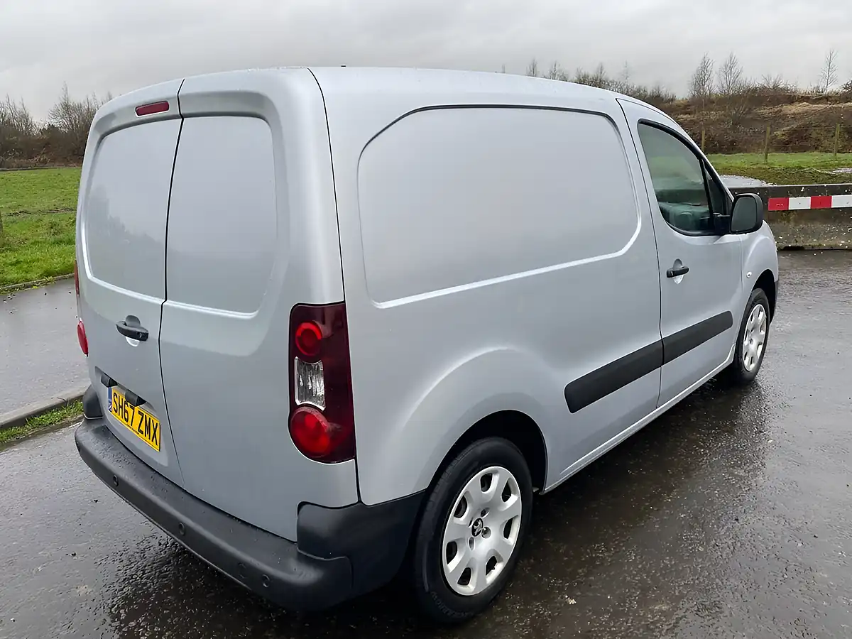 Used 2017 Peugeot Partner Professional Silver - Interior and Exterior details 3