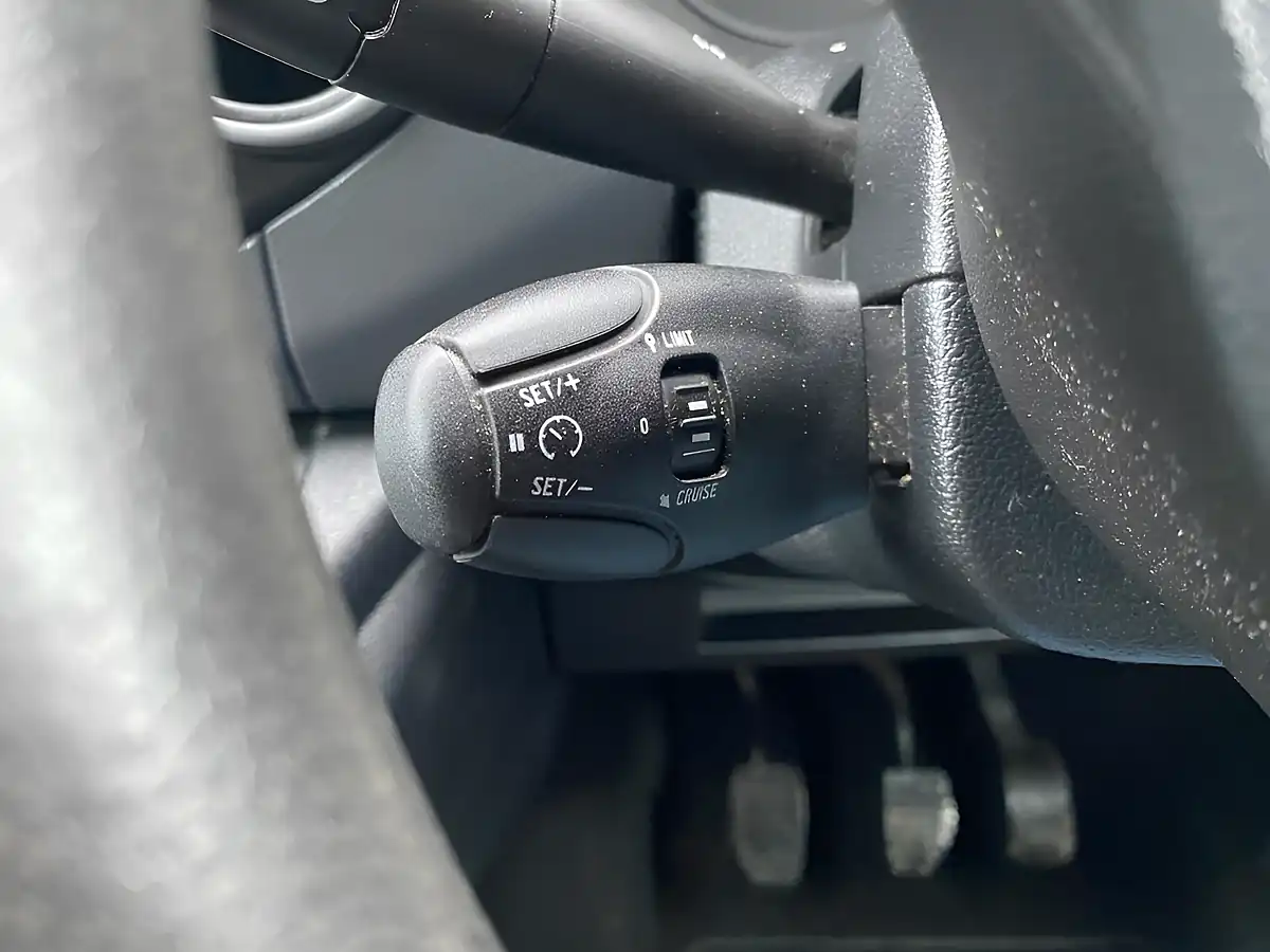 Used 2017 Peugeot Partner Professional Silver - Interior and Exterior details 6