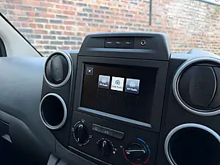 Used 2017 Peugeot Partner Professional Silver - Interior and Exterior details 15