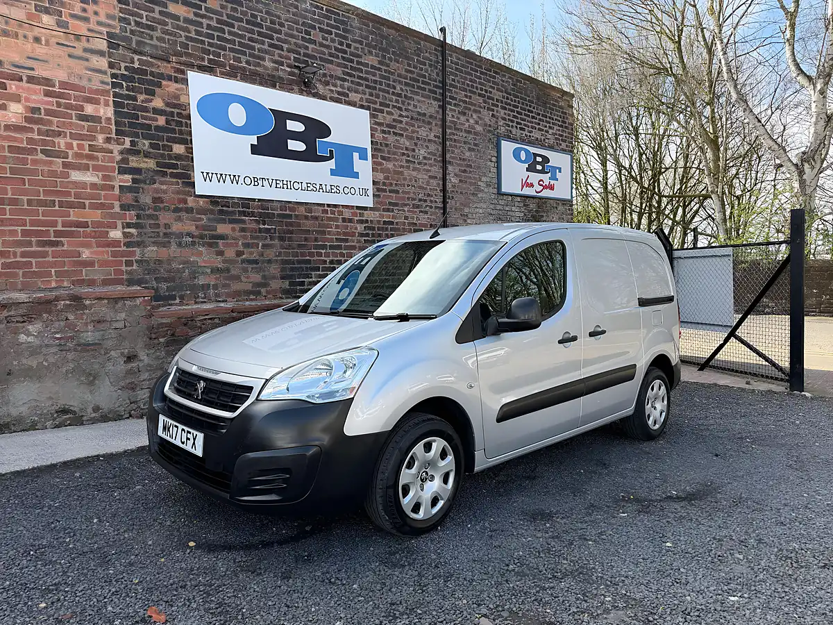 Used 2017 Peugeot Partner Professional Silver - Interior and Exterior details 2