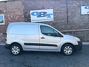 Used 2017 Peugeot Partner Professional Silver - Interior and Exterior details 4