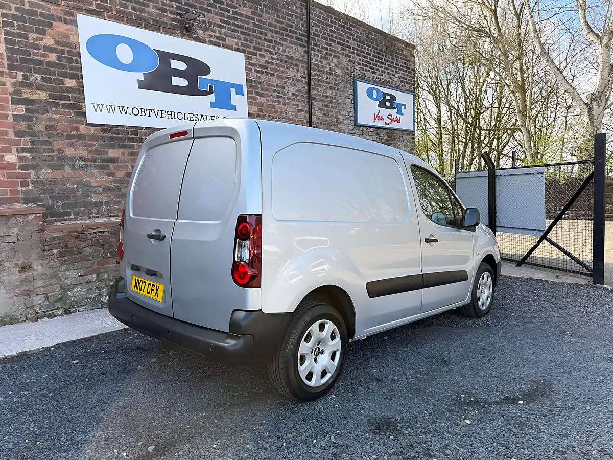 Used 2017 Peugeot Partner Professional Silver - Interior and Exterior details 5