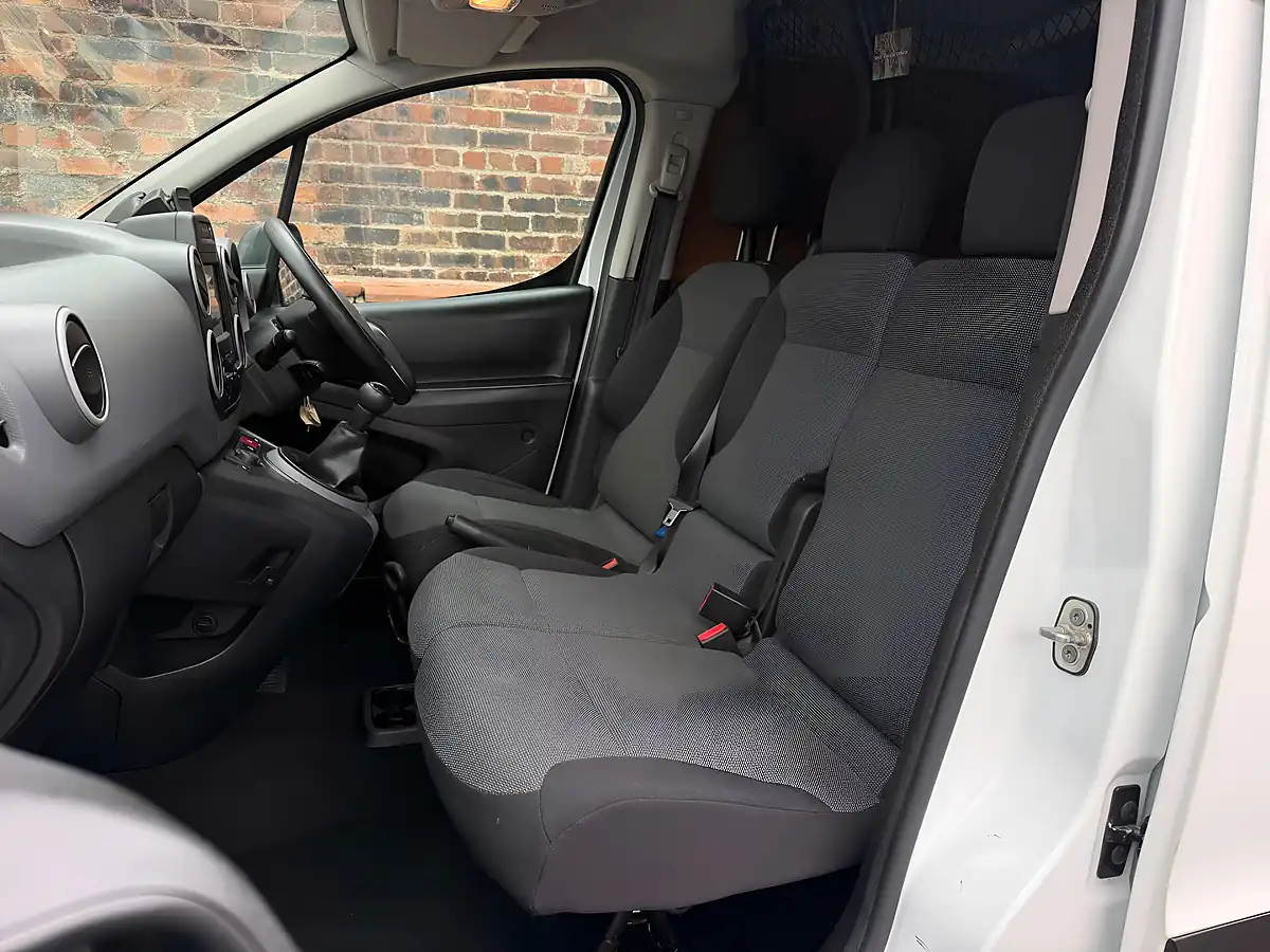 Used 2017 Peugeot Partner Professional White - Interior and Exterior details 11