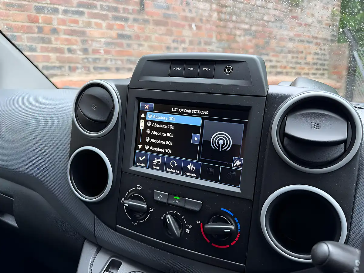 Used 2017 Peugeot Partner Professional White - Interior and Exterior details 12