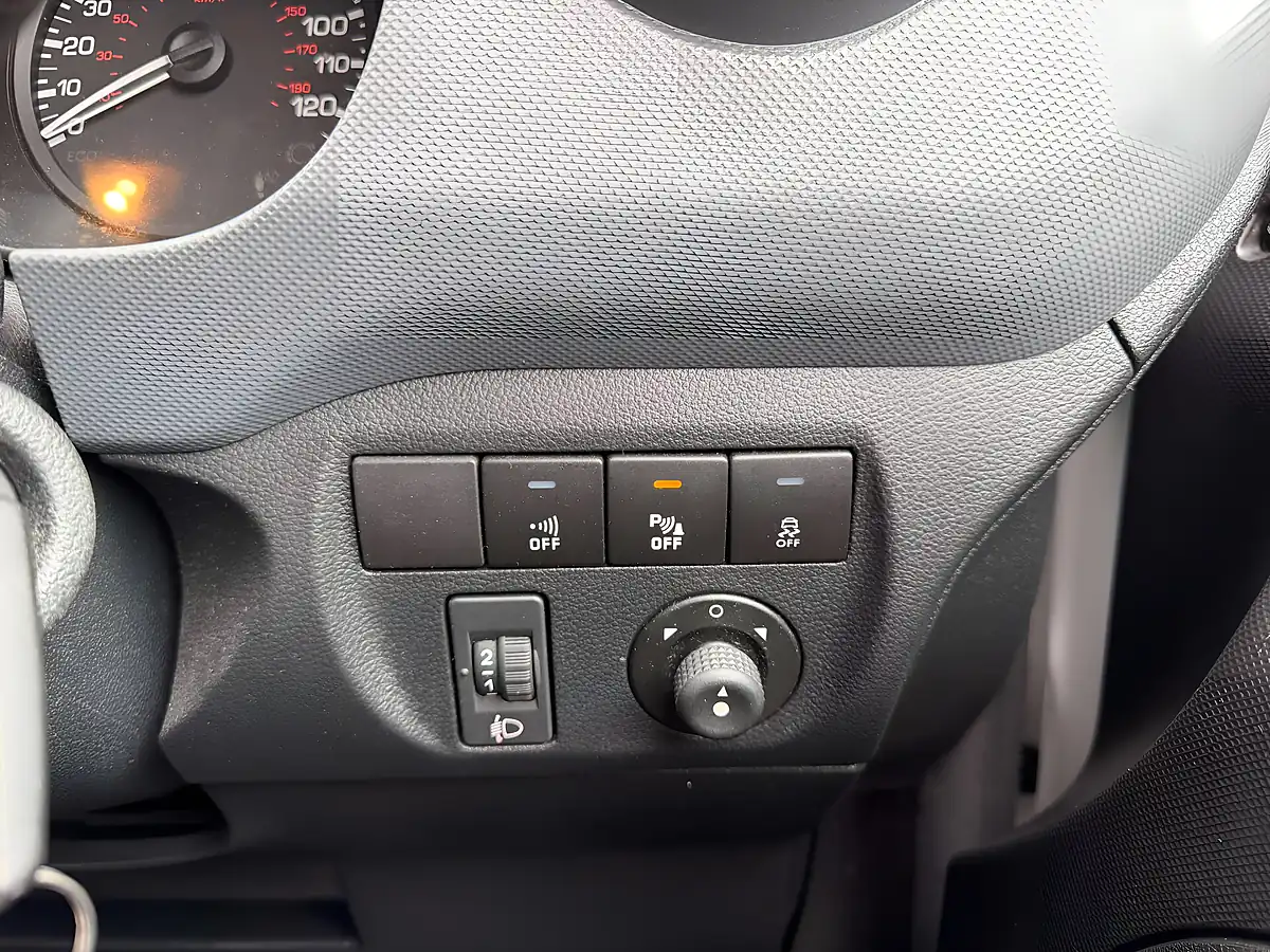 Used 2017 Peugeot Partner Professional White - Interior and Exterior details 16