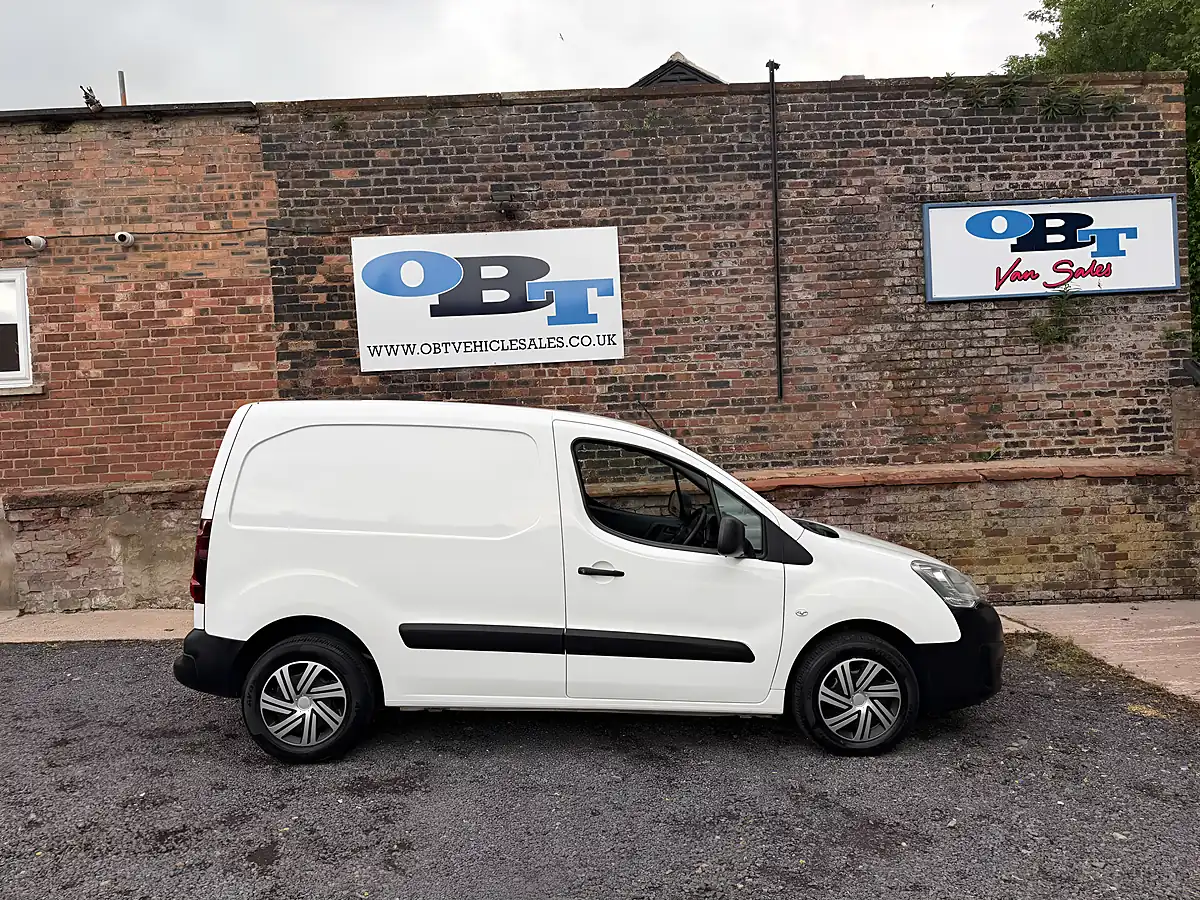Used 2017 Peugeot Partner Professional White - Interior and Exterior details 2