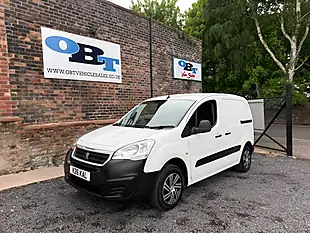 Used 2017 Peugeot Partner Professional White - Interior and Exterior details 4
