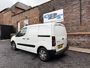 Used 2017 Peugeot Partner Professional White - Interior and Exterior details 6
