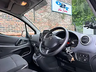 Used 2017 Peugeot Partner Professional White - Interior and Exterior details 8