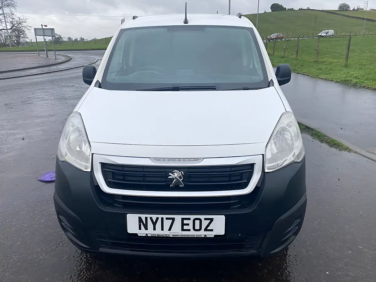 Used 2017 Peugeot Partner Professional White - Interior and Exterior details 10