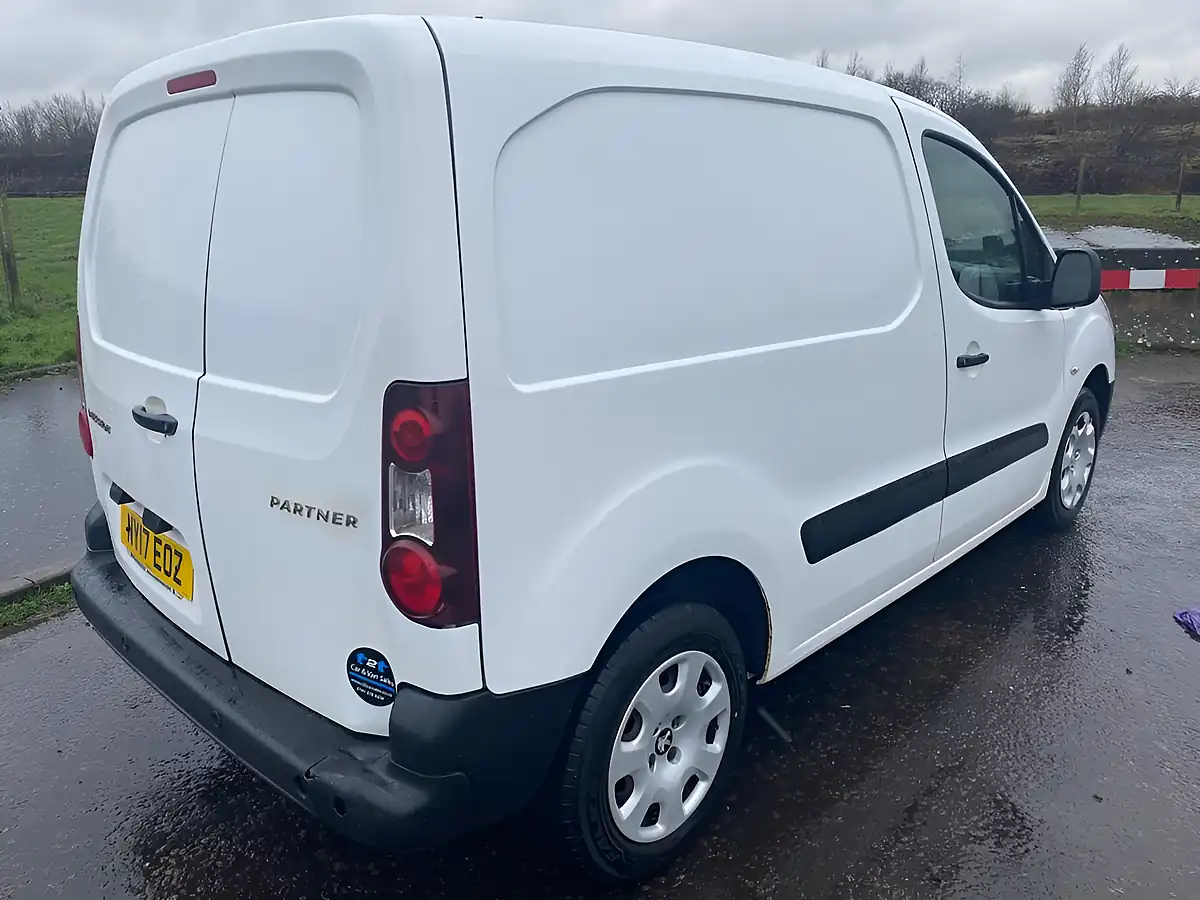 Used 2017 Peugeot Partner Professional White - Interior and Exterior details 3