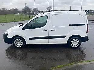 Used 2017 Peugeot Partner Professional White - Interior and Exterior details 7