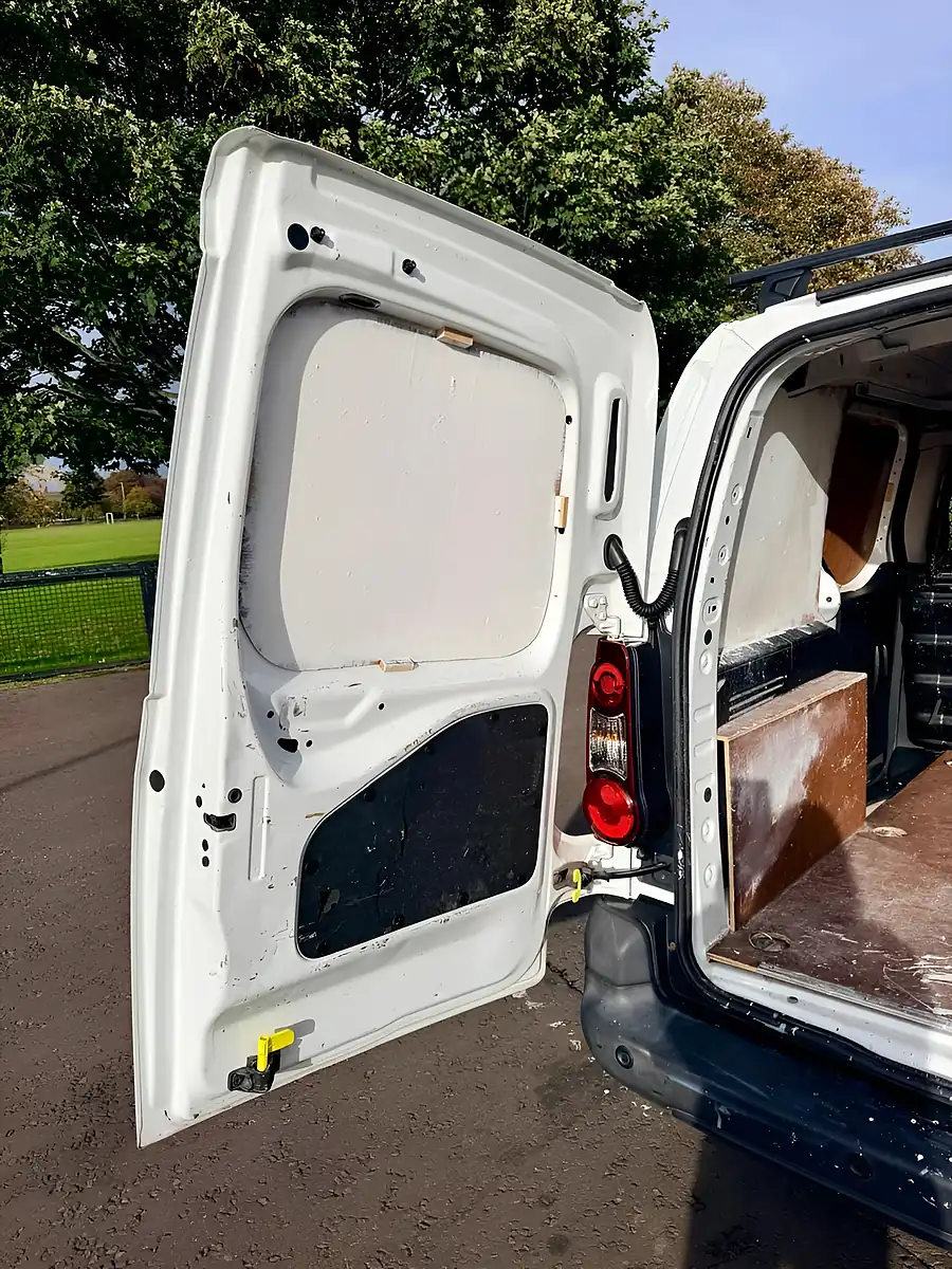Used 2017 Peugeot Partner Professional White - Interior and Exterior details 12