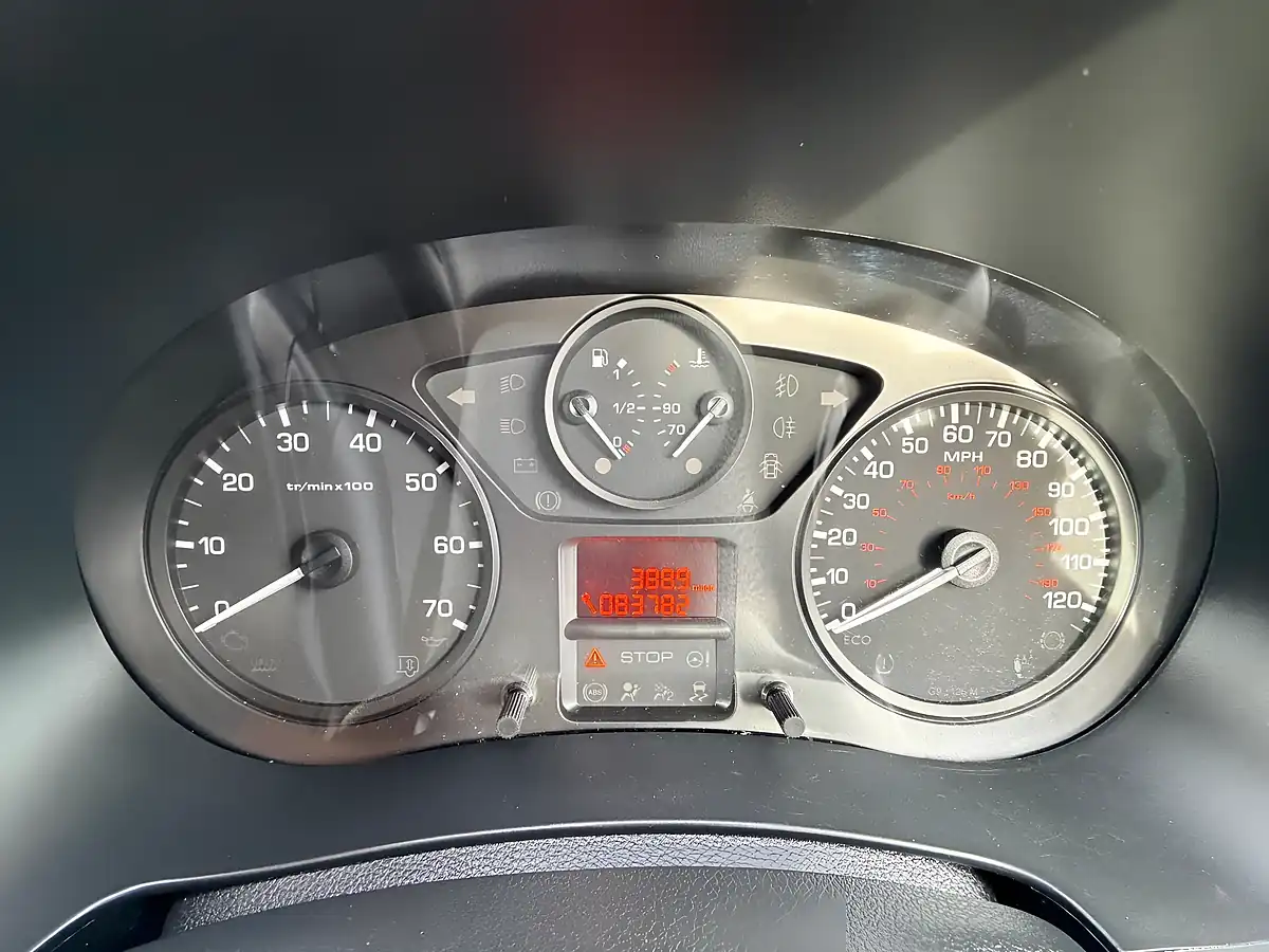 Used 2017 Peugeot Partner Professional White - Interior and Exterior details 14
