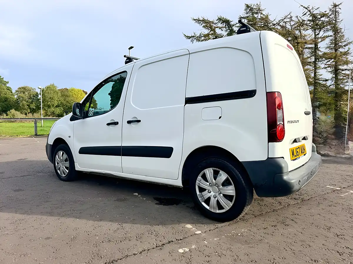 Used 2017 Peugeot Partner Professional White - Interior and Exterior details 5