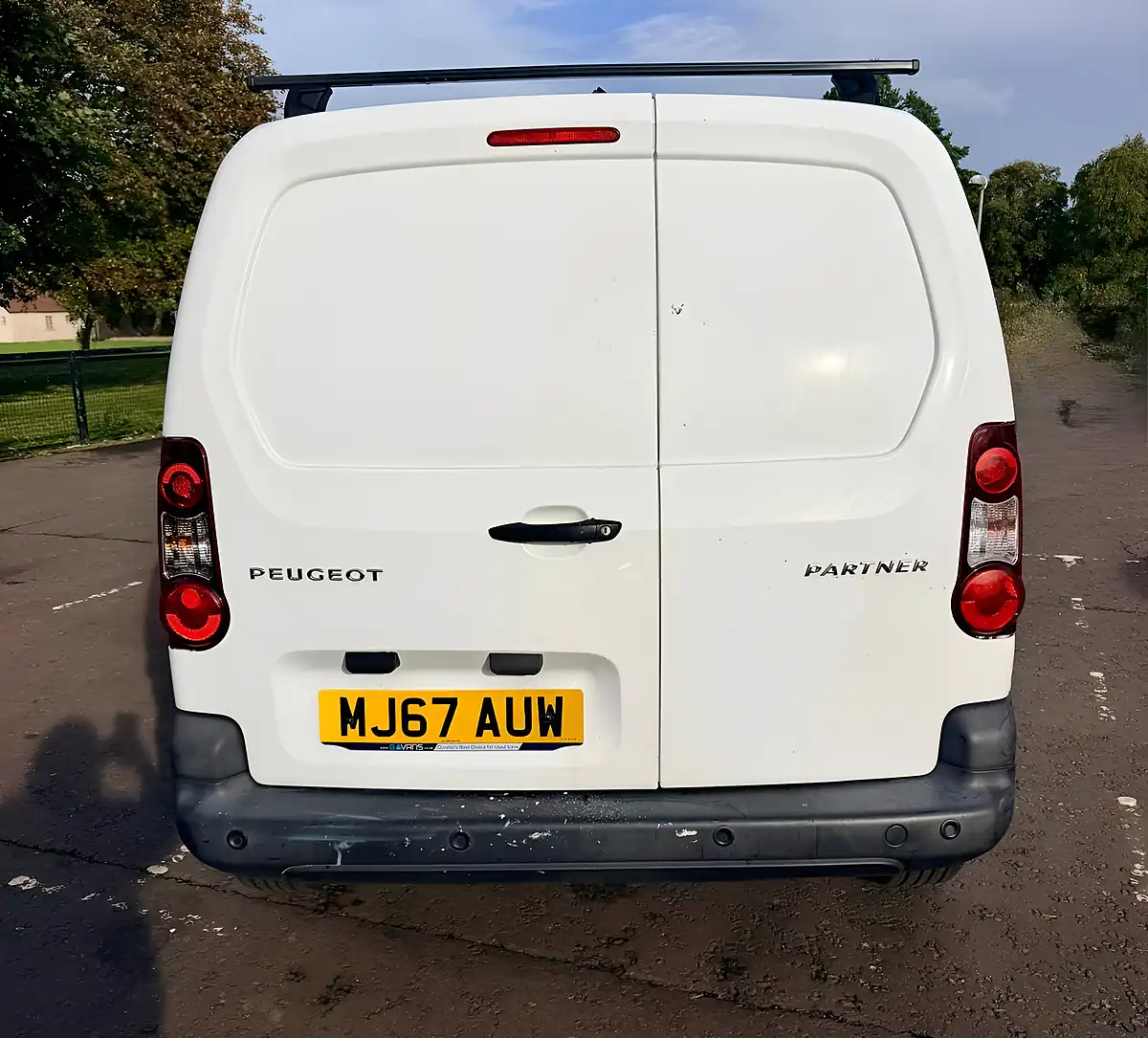 Used 2017 Peugeot Partner Professional White - Interior and Exterior details 6