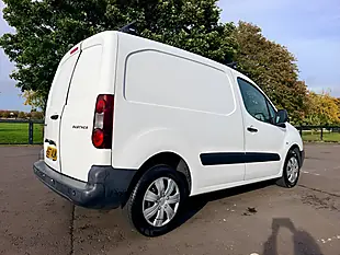 Used 2017 Peugeot Partner Professional White - Interior and Exterior details 7