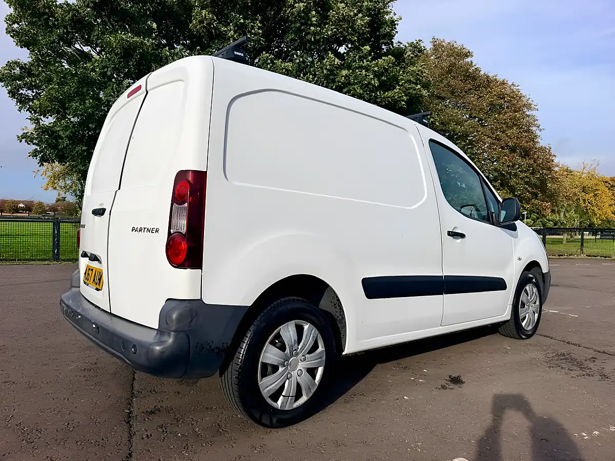 Used 2017 Peugeot Partner Professional White - Interior and Exterior details 7