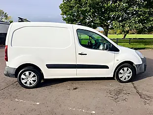 Used 2017 Peugeot Partner Professional White - Interior and Exterior details 8
