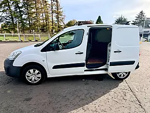 Used 2017 Peugeot Partner Professional White - Interior and Exterior details 9