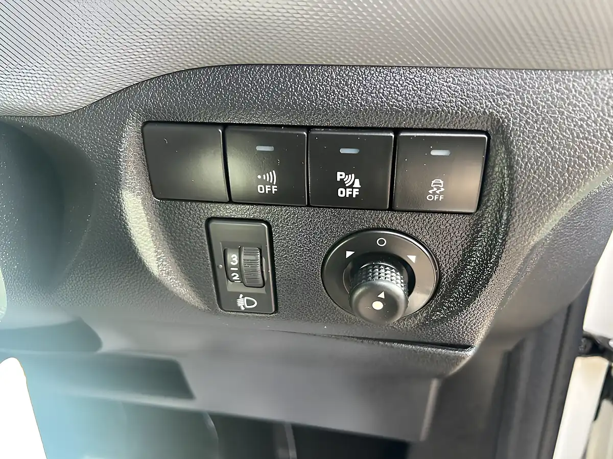Used 2017 Peugeot Partner Professional White - Interior and Exterior details 13