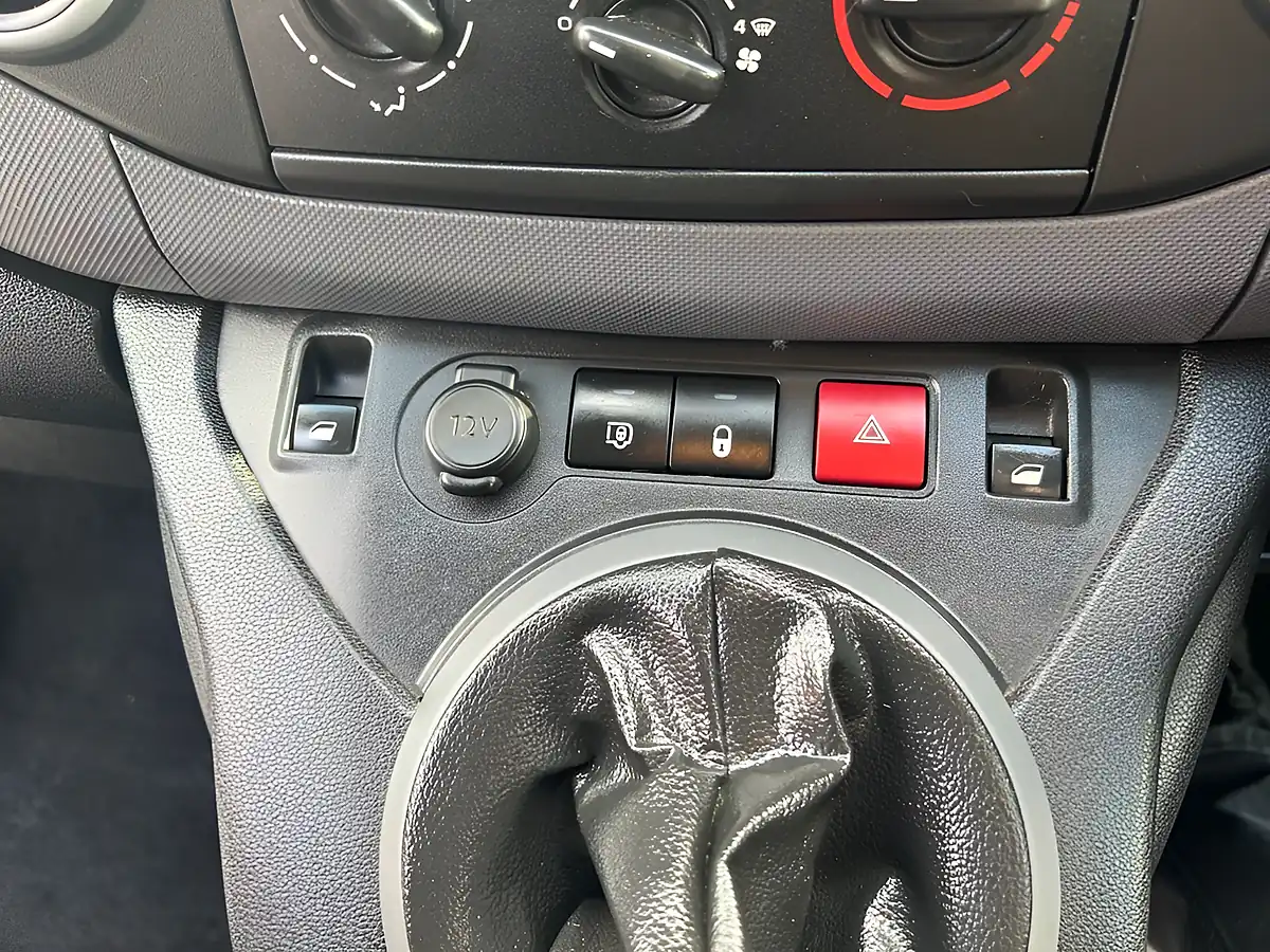 Used 2017 Peugeot Partner Professional White - Interior and Exterior details 19