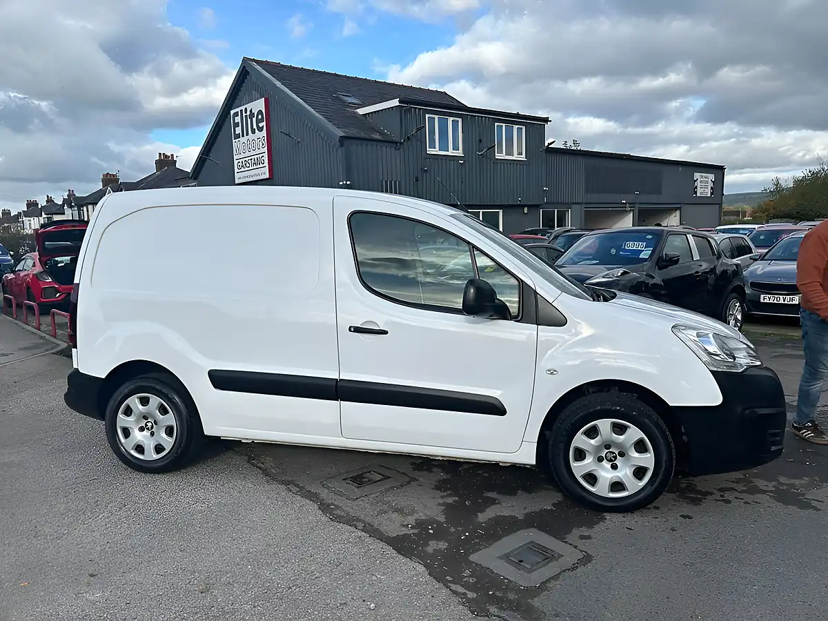 Used 2017 Peugeot Partner Professional White - Interior and Exterior details 2