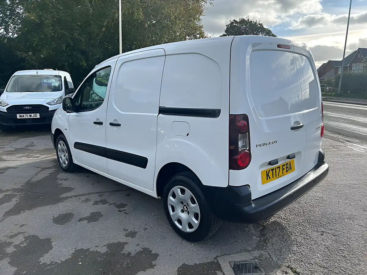 Used 2017 Peugeot Partner Professional White - Interior and Exterior details 7