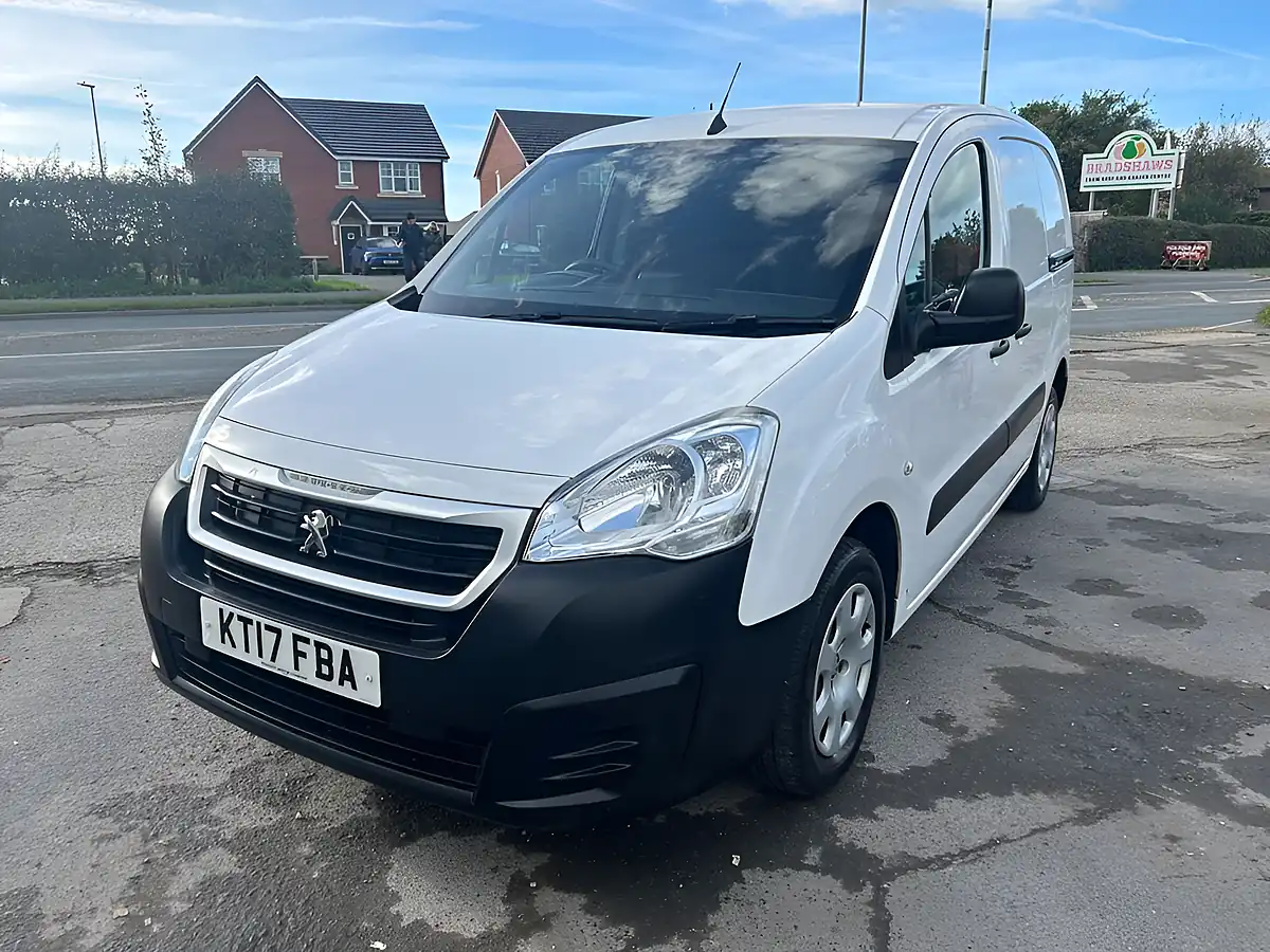 Used 2017 Peugeot Partner Professional White - Interior and Exterior details 9