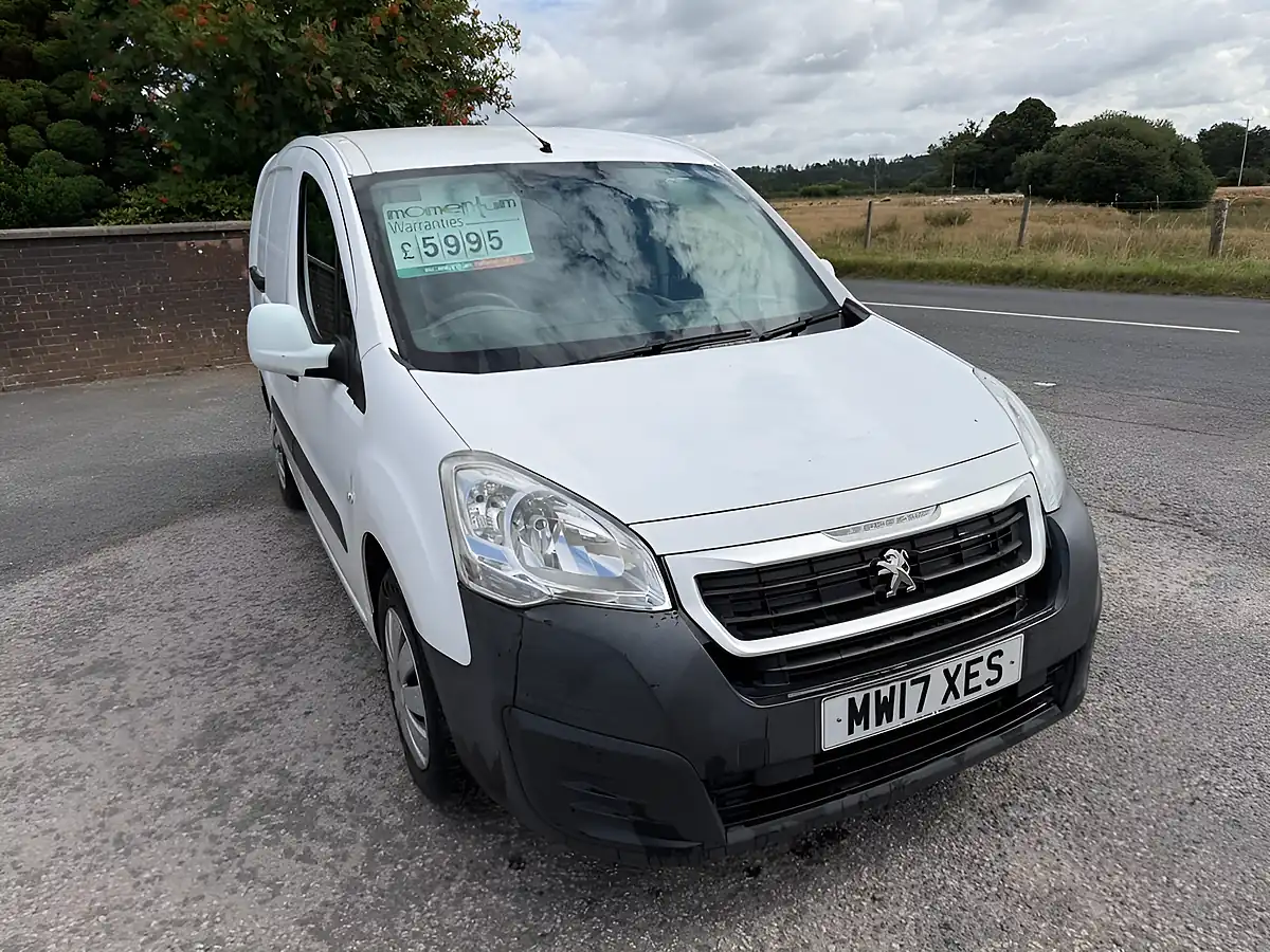 Used 2017 Peugeot Partner S White - Front View