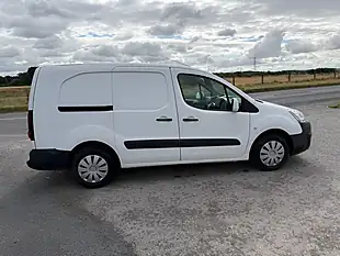 Used 2017 Peugeot Partner S White - Interior and Exterior details 3