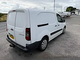 Used 2017 Peugeot Partner S White - Interior and Exterior details 4