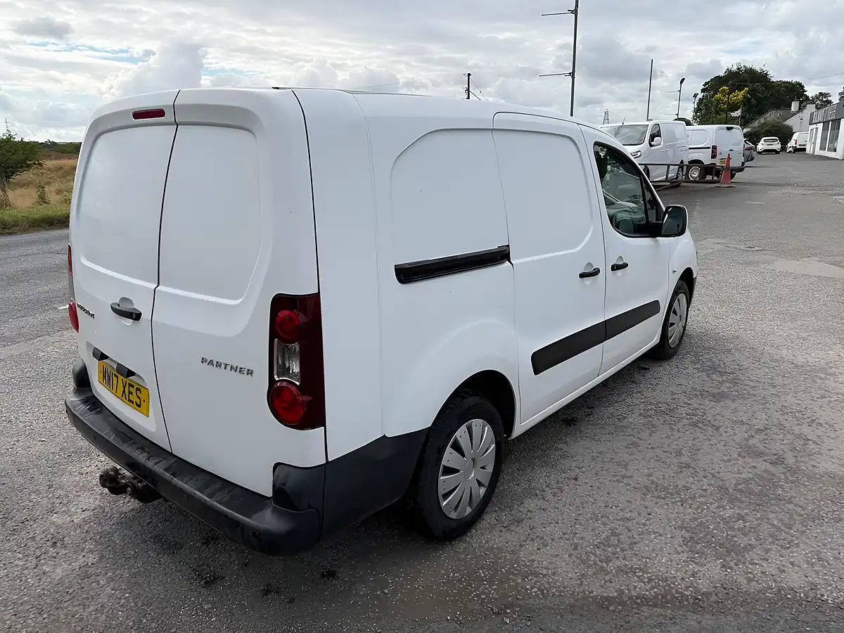 Used 2017 Peugeot Partner S White - Interior and Exterior details 4