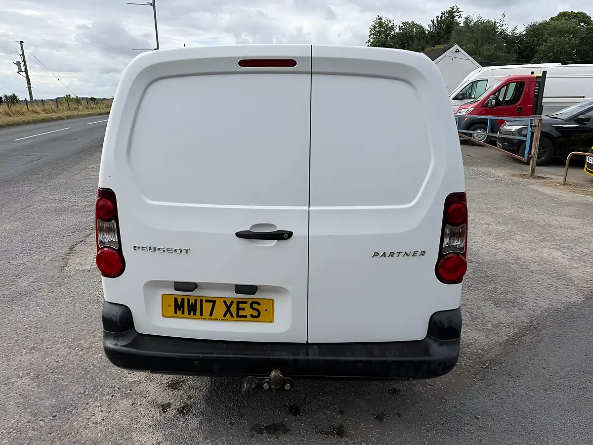 Used 2017 Peugeot Partner S White - Interior and Exterior details 5